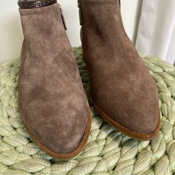 NWOB Italeau Miralda Nut Brown Suede Micro Stud Ankle Booties - Picture 7 of 12